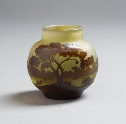 Auction <br>KLEINE VASE 'PAYSAGE LACUSTRE'