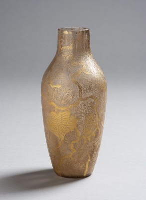 Auktion <br>JUGENDSTIL-VASE MIT VEGETABILEM DEKOR