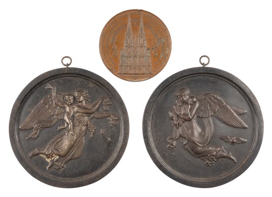 Auktion <br>DOM-MEDAILLE VON 1880 UND ZWEI RELIEFPLAKETTEN NACH BERTEL THORVALDSEN