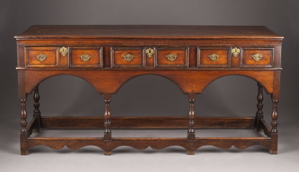 Auction <br>SELTENES ENGLISCHES SIDEBOARD