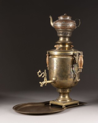 Auction 131<br>A BRASS SAMOVAR WITH TRAY AND POT