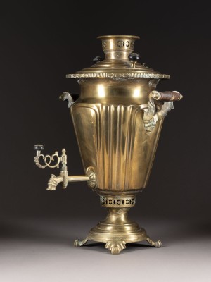 Auction 131<br>A LARGE BRASS SAMOVAR