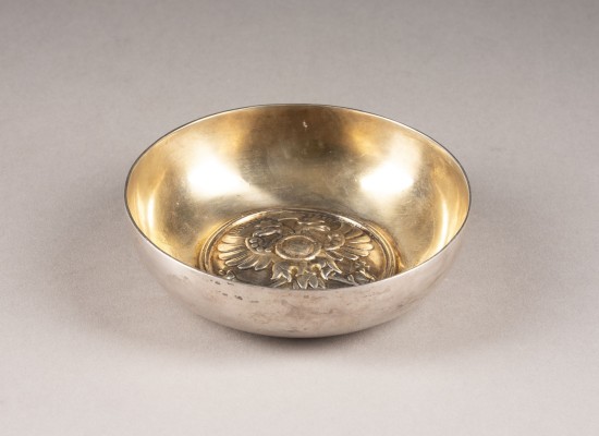 Auction 131<br>A METAL BOWL