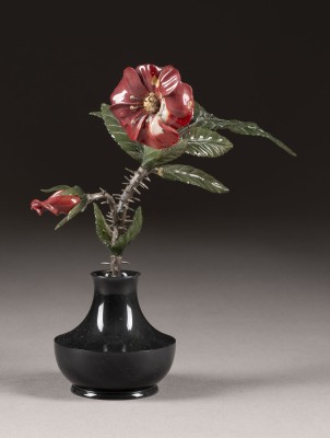 Auction 131<br>A HARDSTONE AND SILVER STUDY OF A ROSE HIP