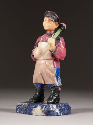 Auction 131<br>A FINE HARDSTONE FIGURE CARVED AS A PAINTER