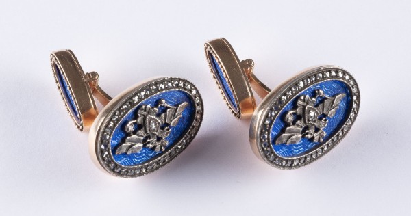 Auction 131<br>A PAIR OF GOLD, SILVER AND GUILLOCHÉ ENAMEL CUFFLINKS