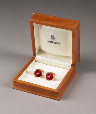 Auction 131<br>A PAIR OF JEWELLED AND GUILLOCHÉ ENAMEL GOLD CUFFLINKS