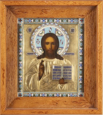 Auktion 131<br>IKONE MIT CHRISTUS PANTOKRATOR MIT CLOISONNÉ-EMAIL-OKLAD IM KIOT