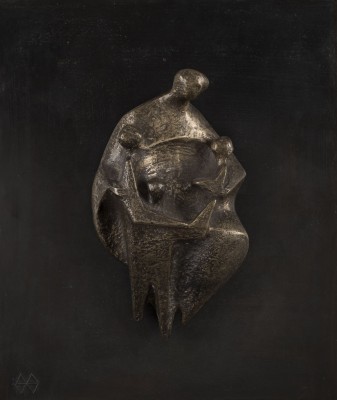 Auction 133<br>BRONZERELIEF 'MUTTER MIT DREI KINDERN' (1961)