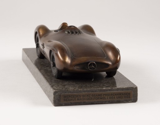 Auction 133<br>BRONZE 'MERCEDES-BENZ GRAND PRIX RENNWAGEN GEBAUT NACH DER FORMEL 1, 1954 UND 1955'