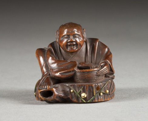 Auction 132<br>EIN HOLZGESCHNITZTES NETSUKE VON HANASAKA JIJI