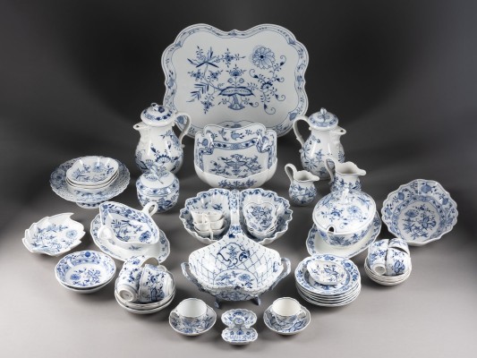 Auction 137<br>51-TEILIGES RESTSERVICE 'ZWIEBELMUSTER'