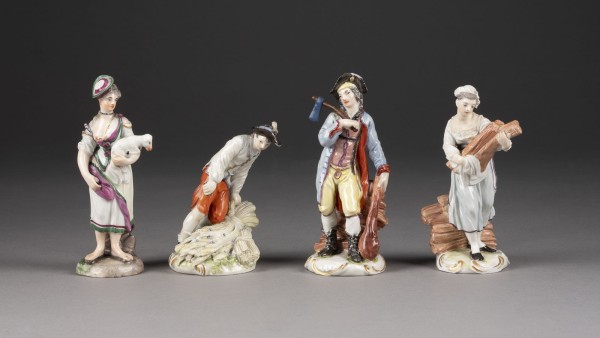 Auction 137<br>SAMMLUNG VON VIER FIGUREN