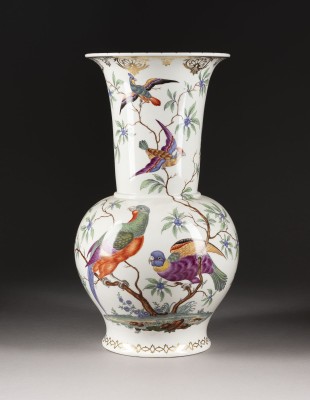 Auction 137<br>GROSSE VASE MIT VOGELMALEREI