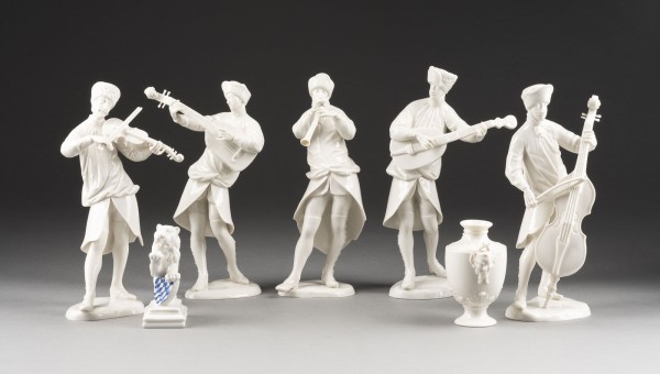 Auction 137<br>KONVOLUT VON SIEBEN NYMPHENBURG-FIGUREN