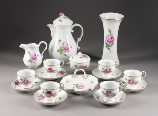 Auction 137<br>17-TEILIGES KAFFEESERVICE 'ROTE ROSE'