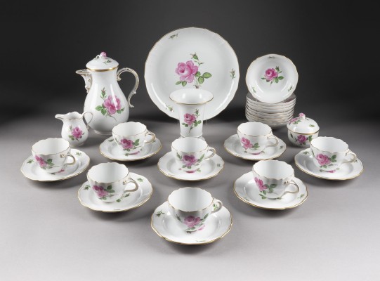 Auction 137<br>30-TEILIEGES KAFFEESERVICE 'ROTE ROSE'