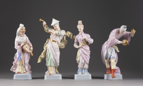 Auction 137<br>VIER FIGUREN AUS DER CHINESISCHEN KAPELLE