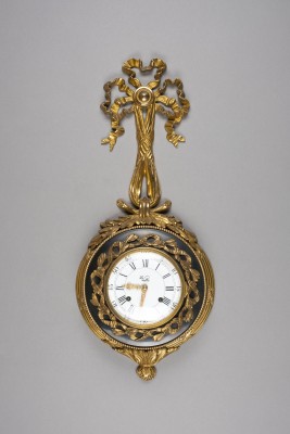 Auktion 137<br>WANDUHR IM LOUIS-XVI-STIL