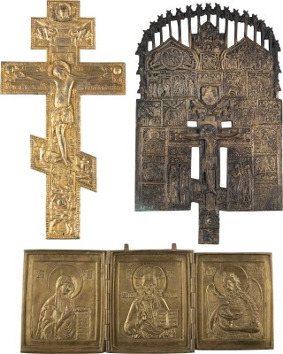 Auktion 138<br>DREI BRONZE-IKONEN: KREUZ, ERWEITERTES KREUZ UND TRIPTYCHON MIT DEESIS