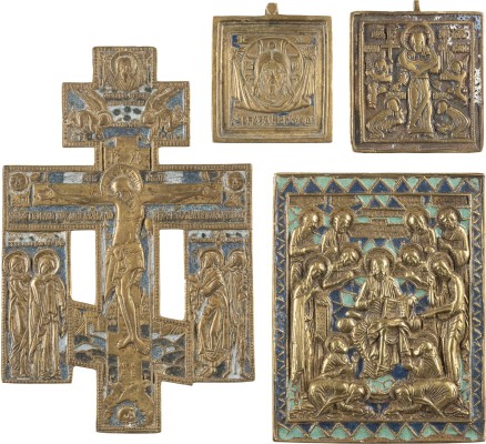 Auction 138<br>VIER BRONZE-IKONEN MIT CHRISTUS-DARSTELLUNGEN: ERWEITERTE DEESIS, KREUZIGUNG, MANDYLION SOWIE STEHENDER CHRISTUS