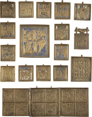 Auction 138<br>SIGNIERTE BRONZE-IKONE MIT DER VERKÜNDIGUNG UND 16 BRONZE-IKONEN MIT HOCHFESTEN DES ORTHODOXEN KIRCHENJAHRES