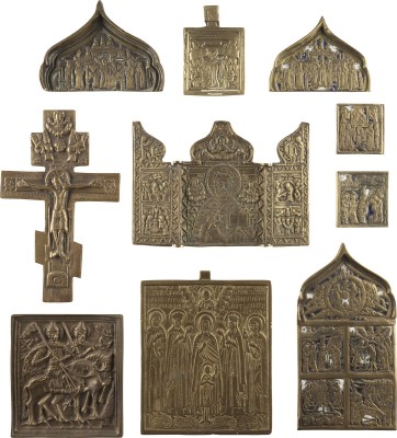 Auktion 138<br>ZEHN BRONZE-IKONEN: AUSGEWÄHLTE HEILIGE, FESTTAGE DES ORTHODOXEN KIRCHENJAHRES, GNADENBILDER DER GOTTESMUTTER SOWIE EIN KRUZIFIX UND ZWEI FRAGMENTE