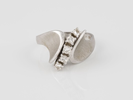 Auction 136<br>RING