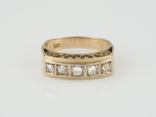 Auction 136<br>RING