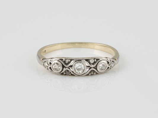 Auction 136<br>RING