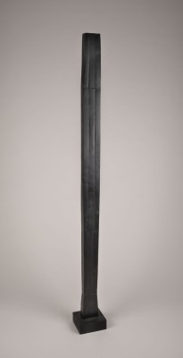 Auktion 140<br>OHNE TITEL (STELE SCHWARZ) (UM 1985)