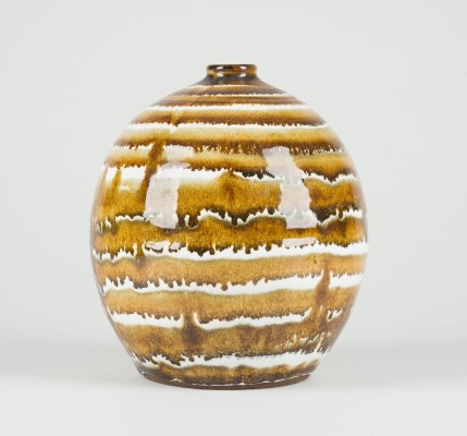 Auction 140<br>VASE MIT LAUFGLASUR