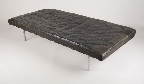 Auktion 140<br>DAYBED / LIEGE MODELL 'BARCELONA'