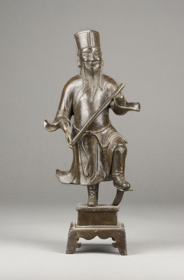 Auktion 139<br>EINE BRONZE STEHENDE FIGUR VON ZHANG GUOLAO