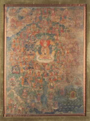 Auction 139<br>EIN THANGKA MIT DER DARSTELLUNG VON TSONGKHAPA UND SEINER LINIE