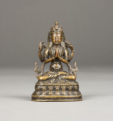 Auction 139<br>EINE KLEINE FIGUR VON AVALOKITESHVARA SHADAKSHARI AUS BRONZE