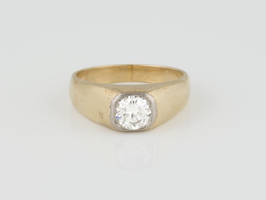 Auction 141<br>RING MIT BRILLANT-SOLITAIRE