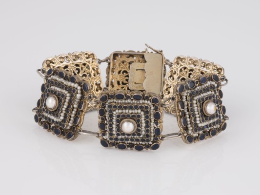 Auction 141<br>HISTORISCHES ARMBAND