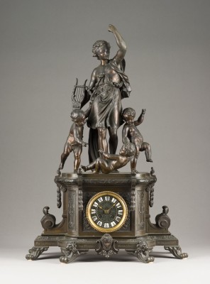 Auktion 141<br>MONUMENTALE FIGURENUHR MIT APOLL