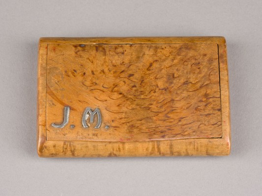 Auction 142<br>ZIGARETTENETUI MIT MONOGRAMM