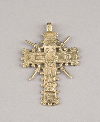 Auction 142<br>GOLDENER KREUZ-ANHÄNGER