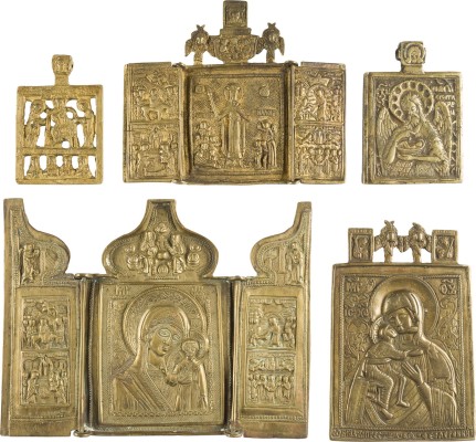 Auktion 142<br>SAMMLUNG VON FÜNF BRONZE-IKONEN: DARSTELLUNGEN DER GOTTESMUTTER, DEESIS SOWIE JOHANNES DER TÄUFER