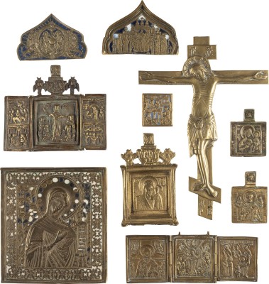 Auction 142<br>SAMMLUNG VON ZEHN BRONZE-IKONEN: DARSTELLUNGEN DER GOTTESMUTTER, KRUZIFIX, AUSGEWÄHLTE HEILIGE SOWIE ZWEI FRAGMENTE