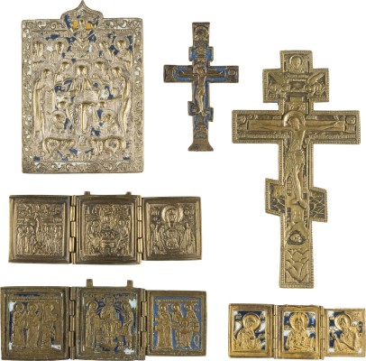 Auction 142<br>SAMMLUNG VON SECHS BRONZE-IKONEN: DREI TRIPTYCHA, DEESIS SOWIE KRUZIFIXE