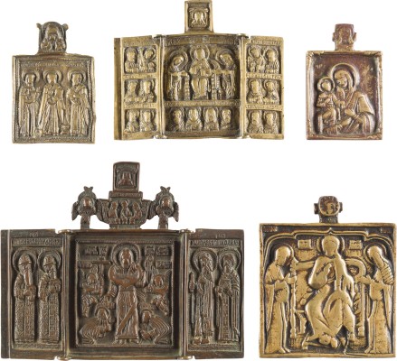 Auction 142<br>SAMMLUNG VON FÜNF BRONZE-IKONEN: DARSTELLUNGEN CHRISTI, DREIHÄNDIGE GOTTESMUTTER SOWIE AUSGEWÄHLTE HEILIGE