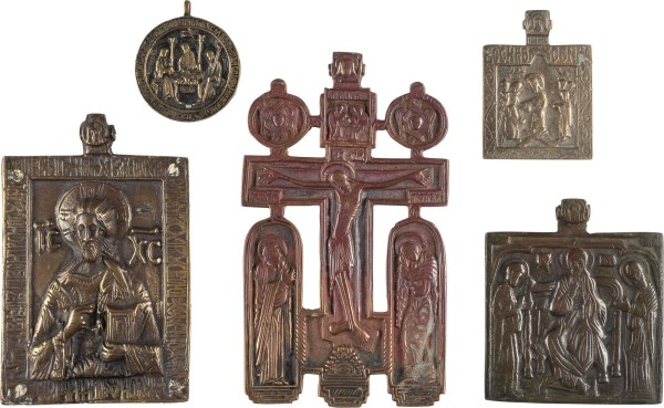 Auction 142<br>SAMMLUNG VON FÜNF BRONZE-IKONEN: DARSTELLUNGEN CHRISTI SOWIE ALTTESTAMENTLICHE DREIFALTIGKEIT