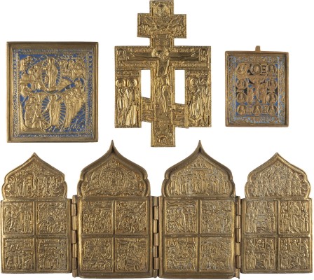 Auktion 142<br>SAMMLUNG VON VIER BRONZE-IKONEN: KRUZIFIXE, AUFERSTEHUNG UND HÖLLENFAHRT CHRISTI SOWIE EIN TETRAPTYCHON MIT FESTTAGEN