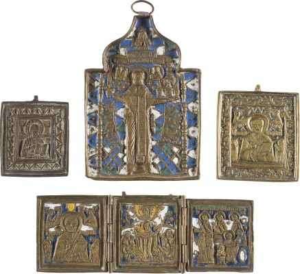 Auktion 142<br>SAMMLUNG VON VIER BRONZE-IKONEN: HEILIGER NIKOLAUS, CHRISTUS PANTOKRATOR SOWIE EIN TRIPTYCHON