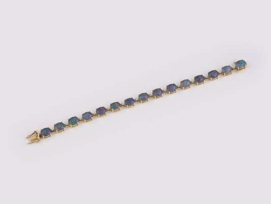 Auktion 145<br>OPAL ARMBAND