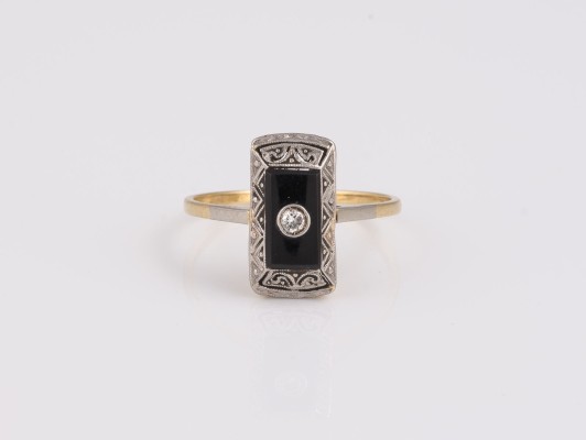 Auktion 145<br>ONYX DIAMANT RING